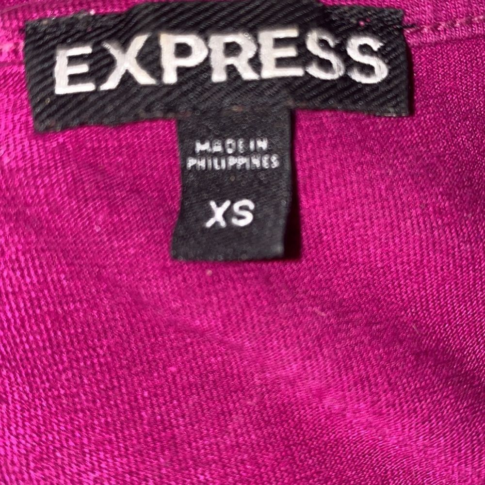 ✨ EXPRESS Magenta Ruffle Tank Top ✨ - Picture 5 of 5